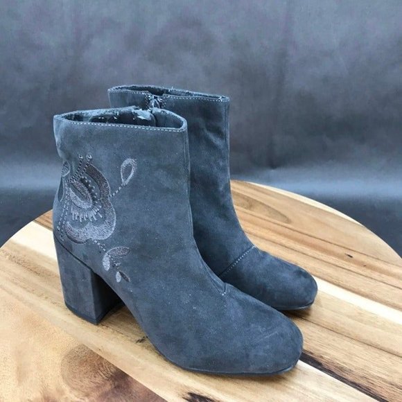 Esprit Gray Embroidered Faux Suede Zip Up Ankle Boots Booties Womens Size 6 - Picture 1 of 8